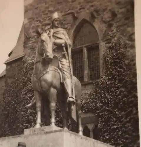 tolles altes Foto - mir unbekanntes Reiterstandbild Denkmal Ritter ??