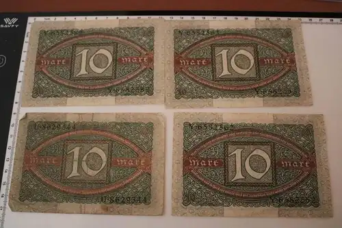 vier tolle alte Reichsbanknoten Zehn Mark 1920 - zwei mit forlaufender Nummer