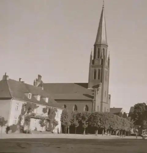 tolles altes Negativ - mir unbekannte Kirche - 30-50er Jahre ?