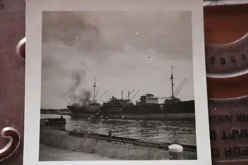 tolles altes Foto Frau dänisches Frachtschiff ?? Louisiana Danmark