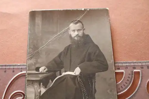 tolles altes Kabinettfoto - Portrait eines Mönch mit Gebetskette - 1900-1920 ?