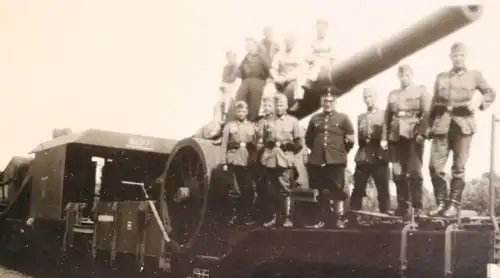 altes Foto -  Militärzug Waggons mit Geschütz - Zelegem Bahnhofswache