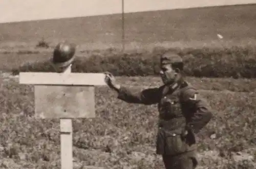 altes Foto -  französische Soldatengräber Raum Aisne