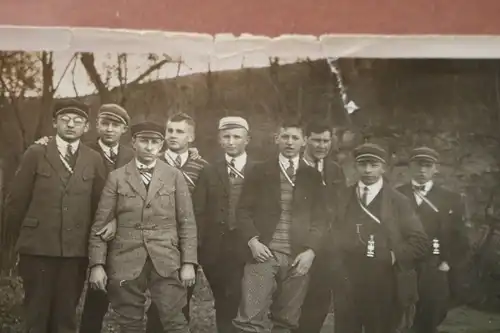 tolles altes Foto - Gruppe Studenten ? Schüler ? Bierzipfel