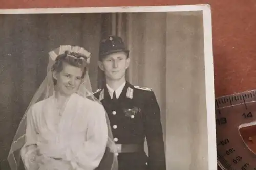 tolles altes Foto - Hochzeitsfoto eines Feuerwehrmannes ?? Uniform 1946 