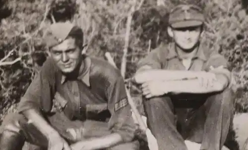 drei tolle alte Fotos - zwei Soldaten im Westen 1944
