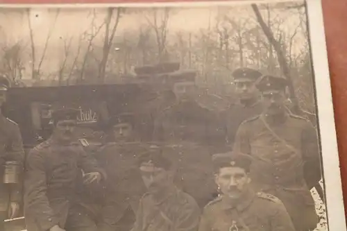 tolles altes Foto Gruppe Soldaten mit Geschütz ?