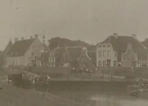 zwei alte Glasnegative - Greetsiel - Altes Siel, Hafen , Häuser - 1910-20 ?