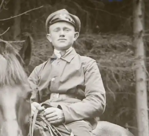 tolles altes Glasnegativ - Soldat ?? Mann in Uniform auf einem Pferd (3)