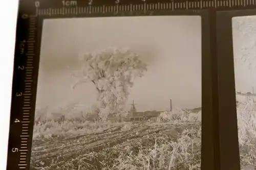 zwei alte Negative  - Landschaft gefroren - Hintergrund Windmühle - Ort ?