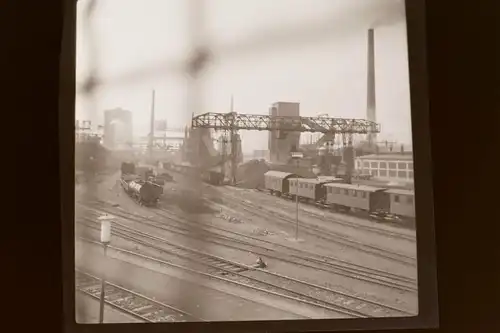 altes Negativ - Güterbahnhof - Waggons - Steinkohle ?  30er Jahre - Ort ?