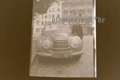 tolles altes Negativ - Frau mit Oldtimer - Autounion DKW F89 ??