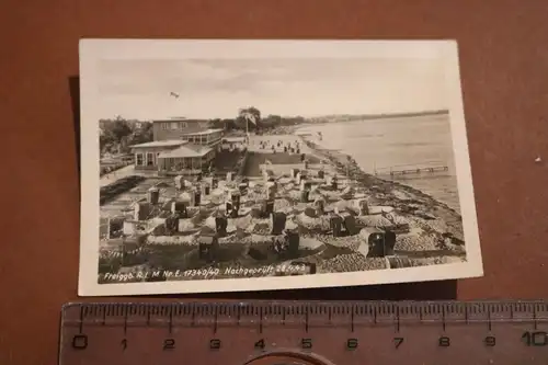 altes Foto - Kleinbildserie - Ort ???  Strand , Strandkörbe - Gebäude 