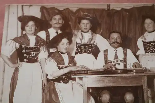 tolles altes Foto - Musikgruppe in Trachten - Hinterzarten 1913