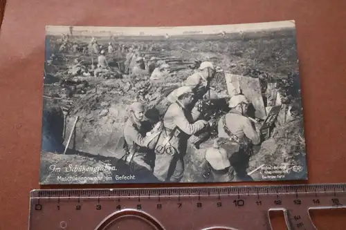 tolle alte Felpostkarte - Im Schützengraben - MG im Gefecht 1915
