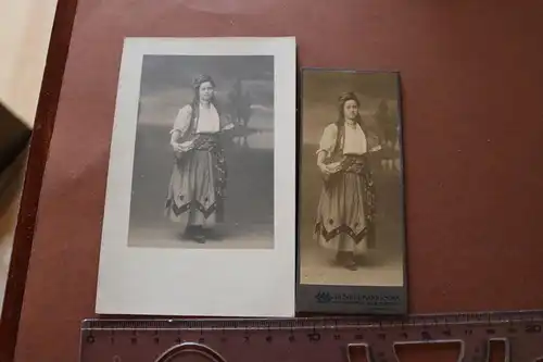 zwei tolles altes Foto - Frau in Tracht  - Karlsruhe 1900-1910 ?
