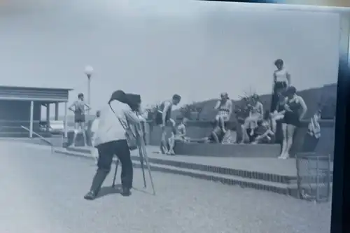 tolles altes Negativ - Fotograf fotografiert Badegäste - 20-30er Jahre ?