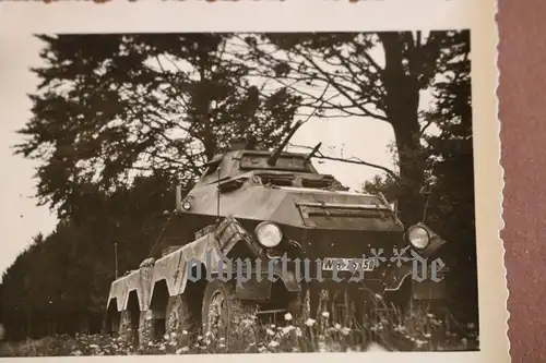 tolles altes Foto - Panzerspähwagen  SdKfz 263