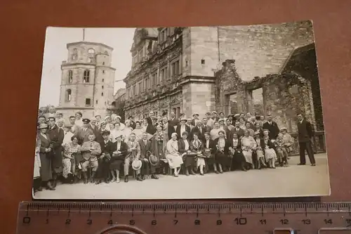 altes Gruppenfoto auf dem Heidelberger Schloß 1934