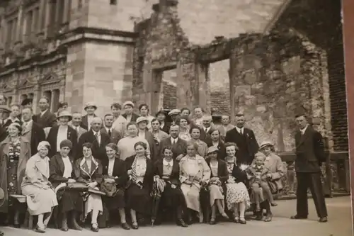 altes Gruppenfoto auf dem Heidelberger Schloß 1934