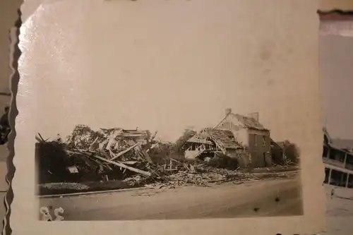 18 alte Fotos eines Soldaten - Frankreich ?? Zerstörung, Fahnen, Soldaten, Engl