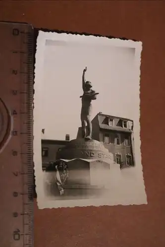 tolles altes Foto unbekanntes Kriegerdenkmal - Soldat Schwur - Gefallene WK I -