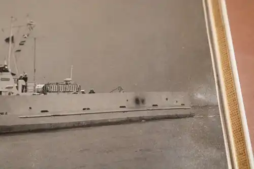 tolles altes Foto im Rahmen Bundesmarine, L 761, Karpfen, Mehrzwecklandungsboot
