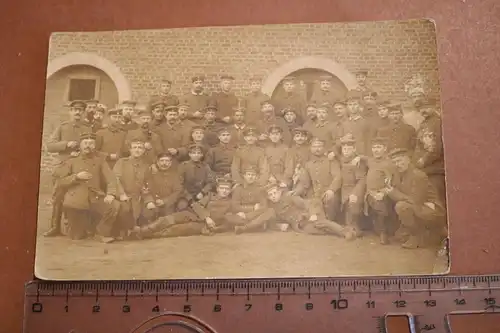 tolles altes Foto - Gruppenfoto Soldaten - Feldpoststation  43 - 1916