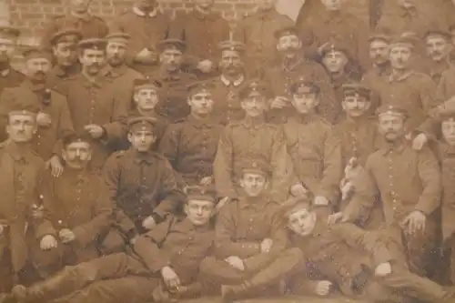 tolles altes Foto - Gruppenfoto Soldaten - Feldpoststation  43 - 1916