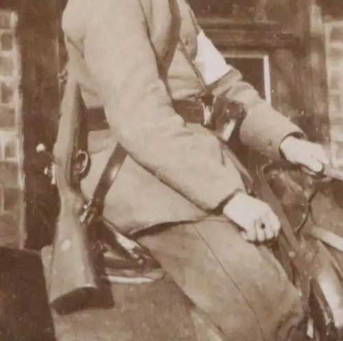 tolles altes Foto - Portrait eines Soldaten  mit Pickelhaube auf Pferd  226. Reg