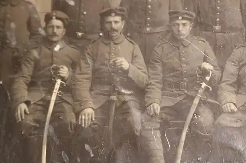 zwei alte Foto - Gruppenfoto Soldaten mit Säbel - Kavallerie ??? 