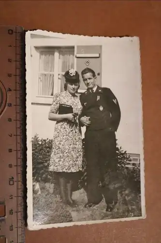 altes Foto - Portrait eines Soldaten der Panzertruppe- Abzeichen - mit Frau
