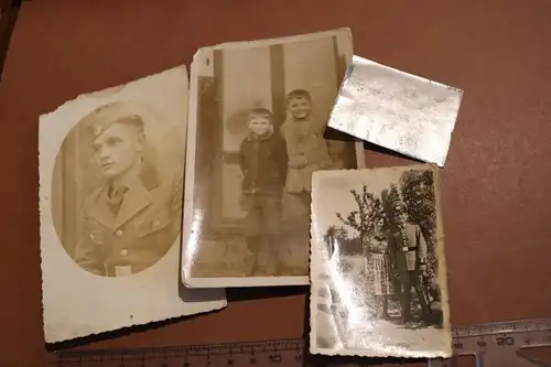 vier Fotos - Soldaten und Kinder 