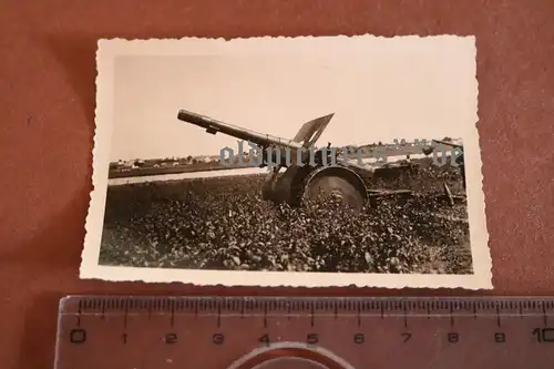 altes Foto - französisches Geschütz bei Waterloo - zerstört von einem StuG