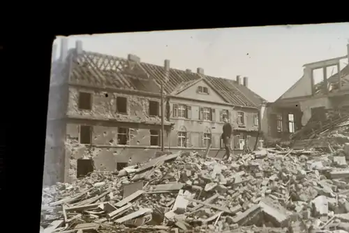 zwei alte Glasnegative - zerstörte Gebäude - Ort ?? Bombenschaden ??? 