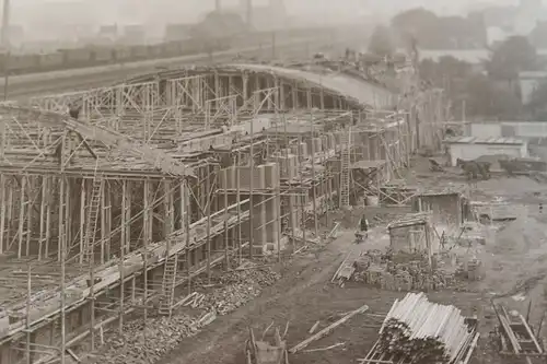 tolles altes Glasnegativ - Bau einer großen Halle -  Eisenbahn HIntergrund