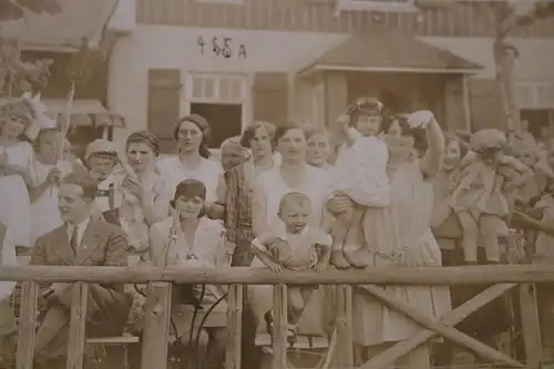 tolles altes Gruppenfoto -Urlaubsgäste ??  Oberhof 1924