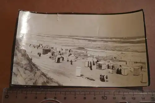 tolles altes Foto - Strand - Badegäste - Umkleidekabinen - 1900-1910 - Ort ??