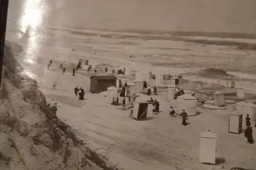 tolles altes Foto - Strand - Badegäste - Umkleidekabinen - 1900-1910 - Ort ??