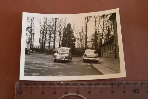 tolles altes Foto  zwei mir unbekannte Oldtimer - 50-60er Jahre 