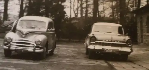 tolles altes Foto  zwei mir unbekannte Oldtimer - 50-60er Jahre 