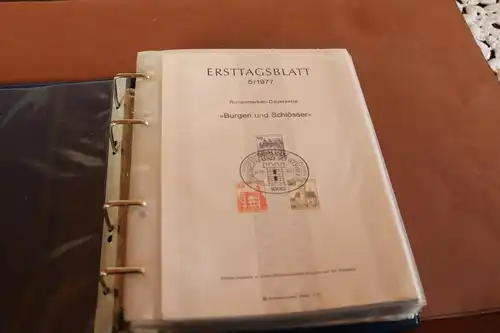 altes Album  Ersttagsblätter 72 Stück Bundespost Berlin 1977-1982 - Komplett ?