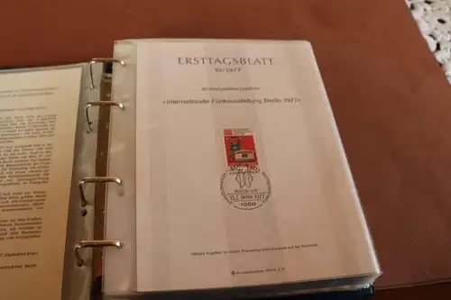 altes Album  Ersttagsblätter 72 Stück Bundespost Berlin 1977-1982 - Komplett ?