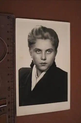 tolles altes Foto - Portrait einer hübschen Frau - Rathenow 1949 