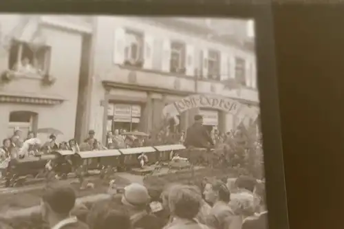 tolles altes Negativ - Festumzug - Modelleisenbahn - Obst-Expreß 30-40er Jahre