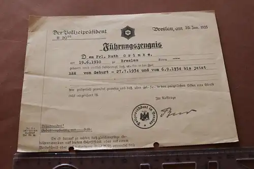 zwei alte Papiere, Dokumente - Führungszeugnis und Ausweis Wolfahrtsamt Breslau