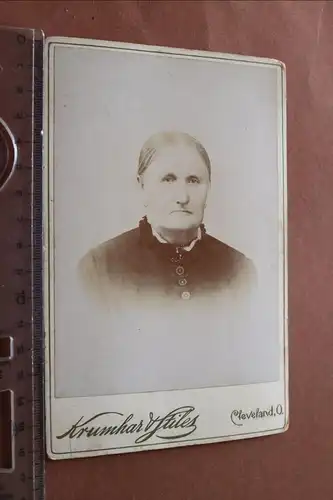 altes Kabinettfoto - Portrait einer Frau aus Cleveland - USA 
