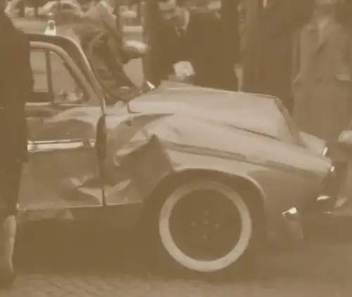 altes Negativ - Unfall , mir unbekannter Oldtimer - 50-60er Jahre 