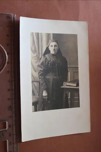 tolles altes Foto - Portrait - Nonne ?? Ordensschwester ??? 1910-20 ?