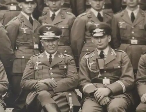 tolles altes Gruppenfoto Soldaten  Flakbatterie 2 - Ort ???